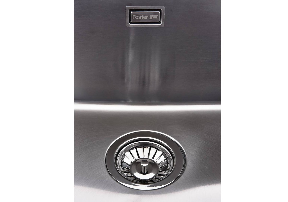 Basket waste fitting with perimetral overflow
