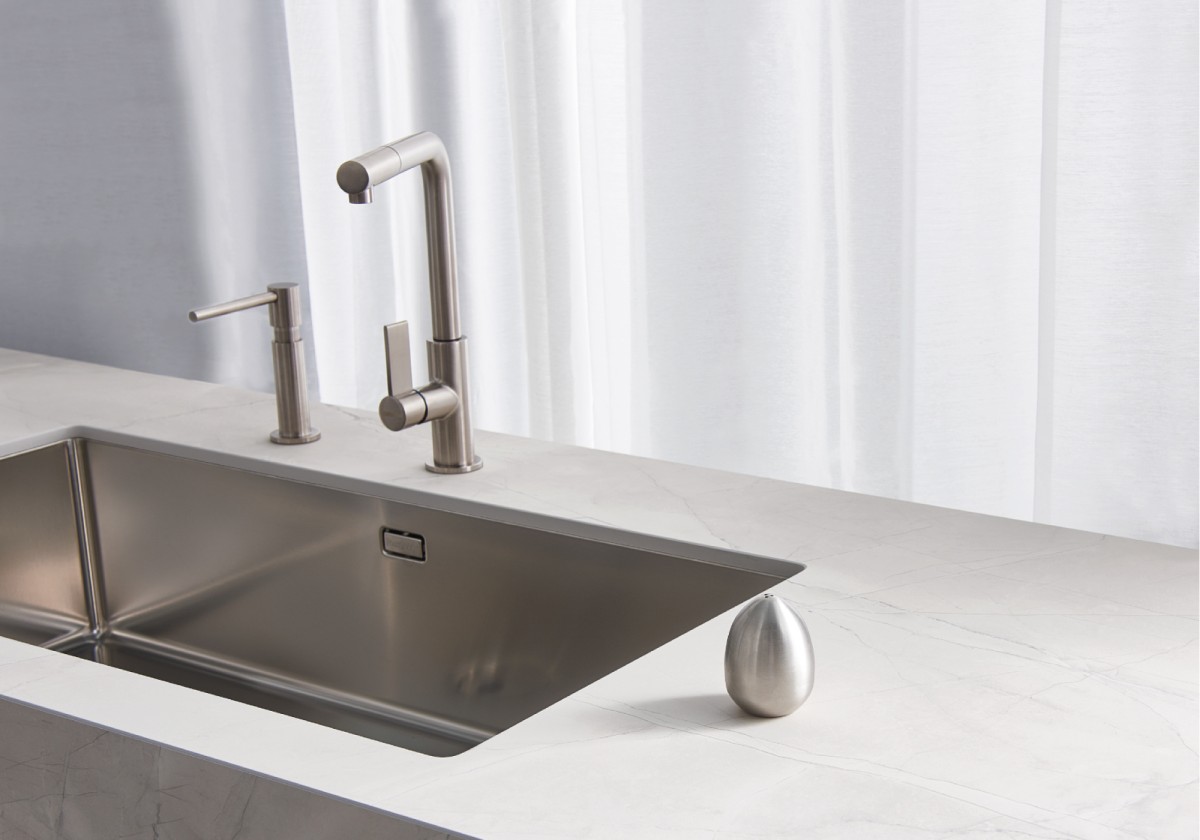 VELA PLUS satin