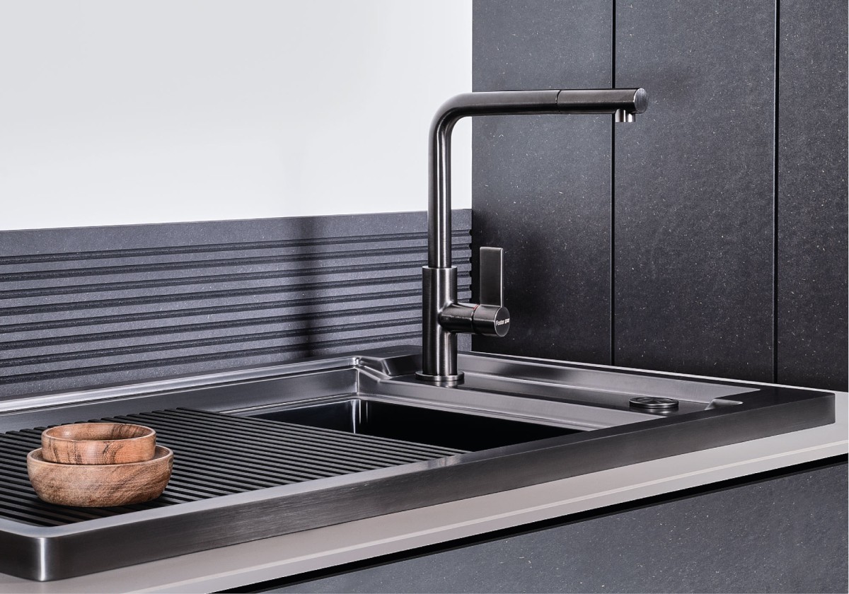 VELA PLUS GUN METAL satin