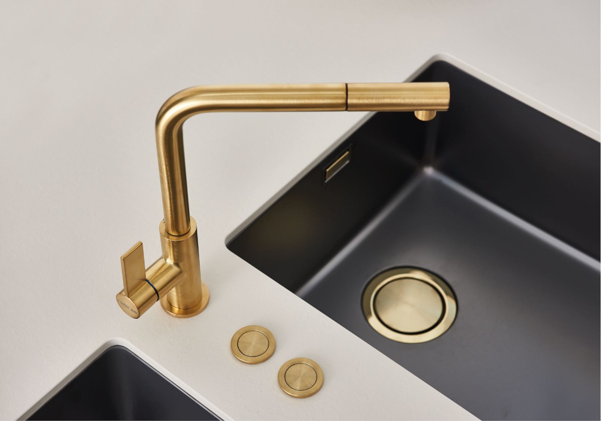 VELA PLUS GOLD satin